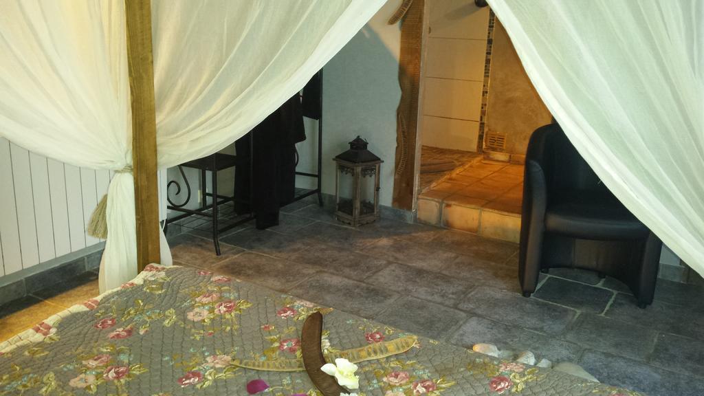 Chambres D Hotes ,Hotel ,Secret D'Une Nuit A Vicq Pres De Onnaing,Avec Piscine Vicq (Nord) Quarto foto