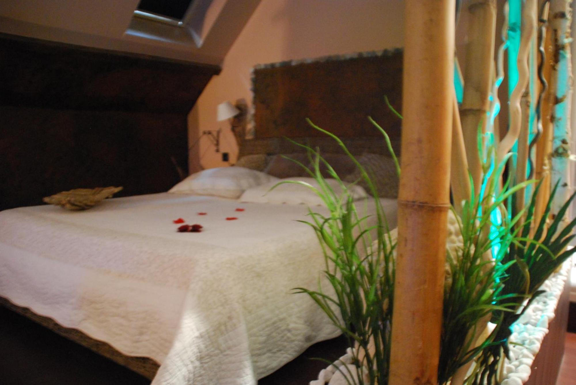 Chambres D Hotes ,Hotel ,Secret D'Une Nuit A Vicq Pres De Onnaing,Avec Piscine Vicq (Nord) Quarto foto