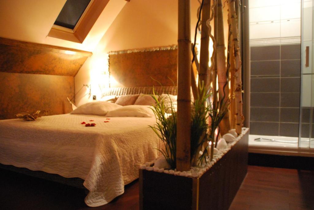 Chambres D Hotes ,Hotel ,Secret D'Une Nuit A Vicq Pres De Onnaing,Avec Piscine Vicq (Nord) Quarto foto